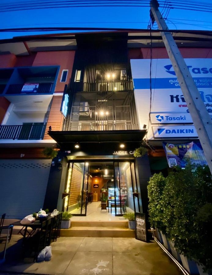 Ban Fang Min Jaidee Cafe & Hostel Chiangrai מראה חיצוני תמונה