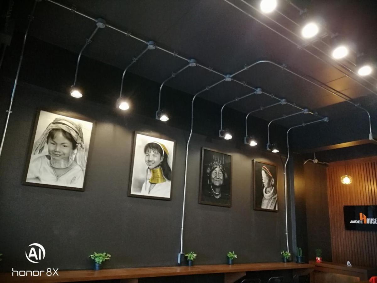 Ban Fang Min Jaidee Cafe & Hostel Chiangrai מראה חיצוני תמונה